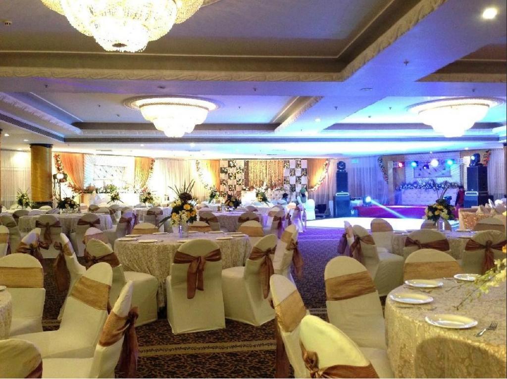 Park Plaza, Ludhiana Hotel Bagian luar foto